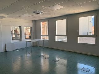 Oficina en alquiler en Tres Olivos - Valverde en Madrid