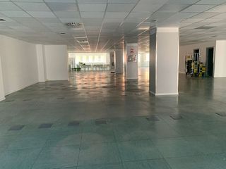 Oficina en alquiler en Tres Olivos - Valverde en Madrid