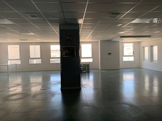 Oficina en alquiler en Tres Olivos - Valverde en Madrid