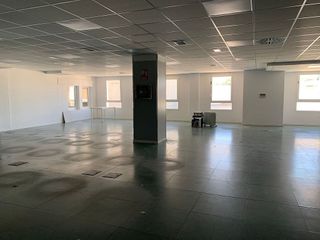 Oficina en alquiler en Tres Olivos - Valverde en Madrid