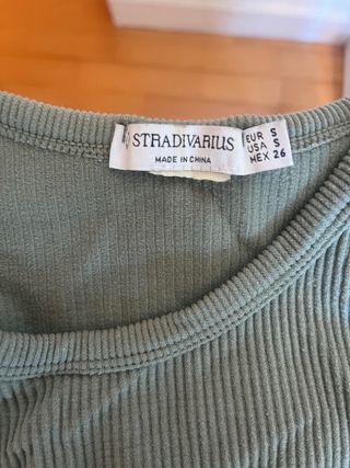 Top verde oliva Stradivarius Talla S