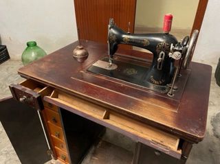 Antigua máquina de coser Wertheim