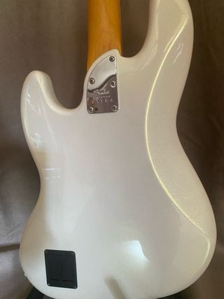 Bajo Fender Ultra Jazz Bass