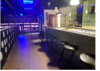 Bar en venta en Almendrales en Madrid