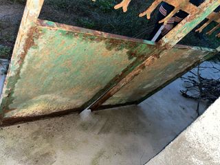 Puerta antigua de hierro forjado