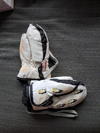 Manoplas de nieve para niños con pingüinos