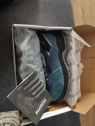 Zapatos de trabajo SKARPA