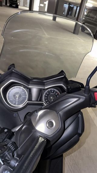 Yamaha XMAX 2019 + Casco Nuevo 125cc