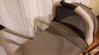 Carrito BEBÉ CONFORT: capazo,silla paseo y bolsa.