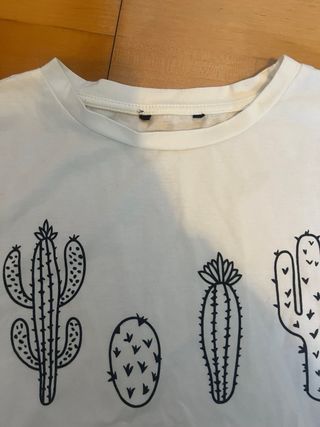 Camiseta blanca con cactus Do not touch me