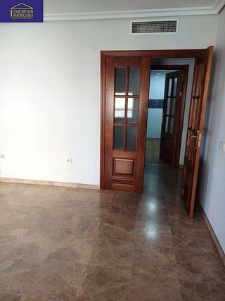 Piso en alquiler en Ciudad Jardín - Zoco en Córdoba