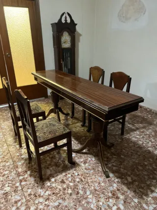 Mesa libro antigua + 4 sillas madera a juego