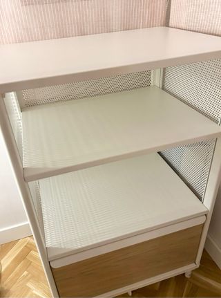 Estantería de IKEA, modelo Bekant, blanca y madera