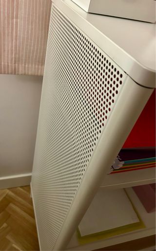 Estantería de IKEA, modelo Bekant, blanca y madera