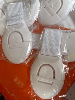 Cierres seguridad niños armarios cajones