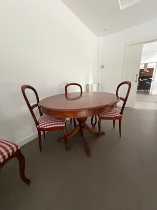 Conjunto comedor mesa madera maciza. Negociable €