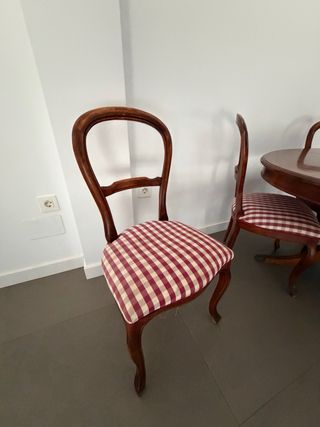 Conjunto comedor mesa madera maciza. Negociable €