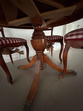 Conjunto comedor mesa madera maciza. Negociable €