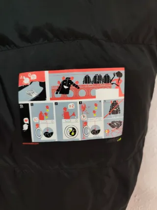 Chaqueta de plumas roja