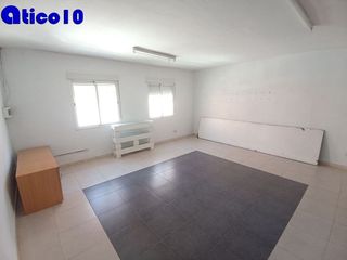 Local comercial en venta en Milán - Pumarín - Teatinos en Oviedo