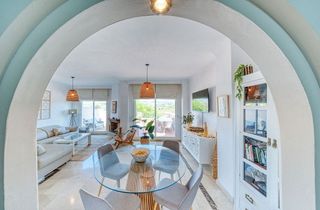 Casa adosada en venta en Puerto de la Duquesa en Manilva