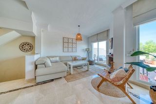 Casa adosada en venta en Puerto de la Duquesa en Manilva