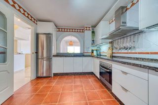 Casa adosada en venta en Puerto de la Duquesa en Manilva