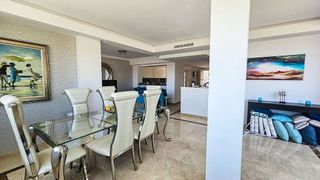 Casa pareada en venta en Puerto de la Duquesa en Manilva