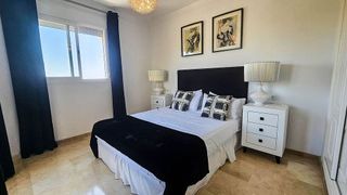 Casa pareada en venta en Puerto de la Duquesa en Manilva