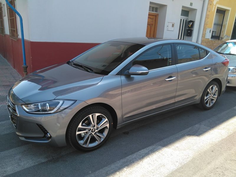 Hyundai Elantra 2017 - foto 1