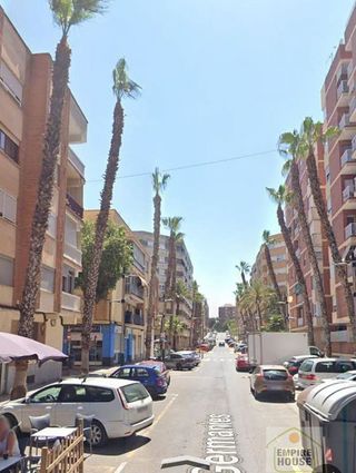 Piso en alquiler en Zona Avenida al Vedat en Torrent