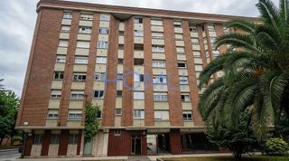 Piso en venta en El Polígono en Gijón