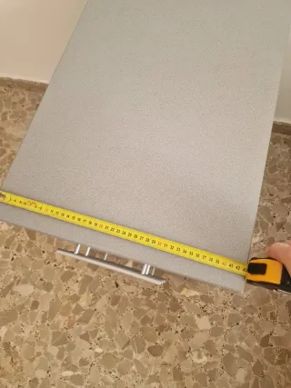 Archivador plástico y madera gris con tiradores