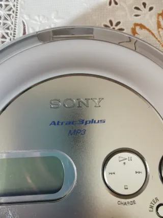CD WALKMAN D-NE711 Discman Sony Atrac3plus MP3