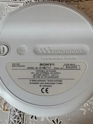 CD WALKMAN D-NE711 Discman Sony Atrac3plus MP3