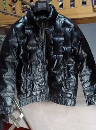 Plumífero negro hombre