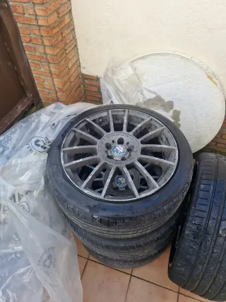 Llantas Alfa Romeo GT 17 con neumáticos