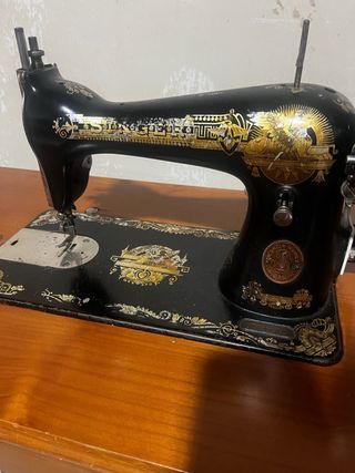 Máquina de coser Singer antigua