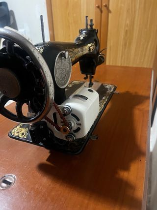 Máquina de coser Singer antigua