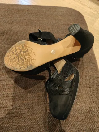 Zapatos de tacón negros AXEL ARIGATO