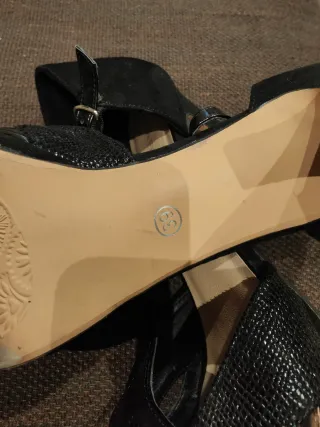 Zapatos de tacón negros AXEL ARIGATO