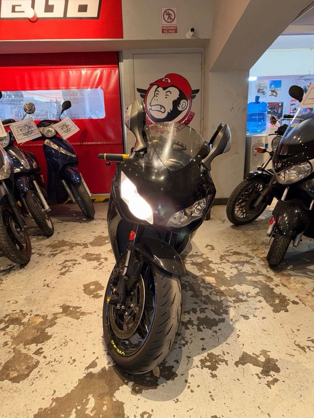 HONDA CBR 1000 RR FIREBLADE 2008