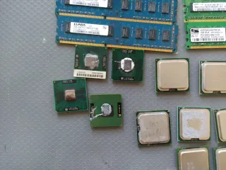 Lote de RAM y Procesadores