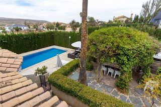 Chalet en venta en Padul