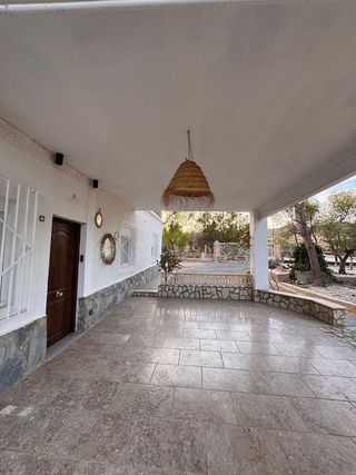 Chalet en venta en Peña de las Águilas en Elche