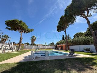 Chalet en venta en Pinar de los Franceses - Marquesado en Chiclana de la Frontera