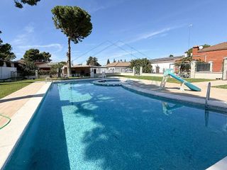 Chalet en venta en Pinar de los Franceses - Marquesado en Chiclana de la Frontera
