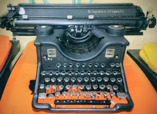 Máquina de escribir Hispano Olivetti M40