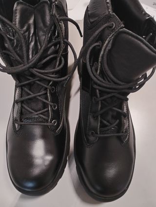 Scarponcini neri in pelle