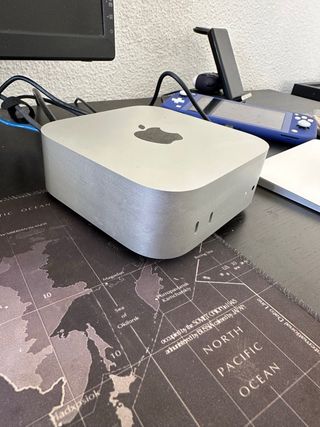 Mac Mini M4 512 GB. Se entrega con su caja